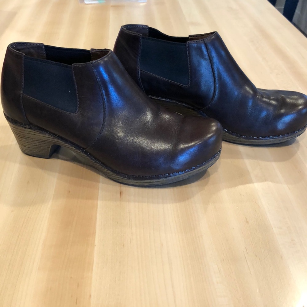 Dansko Maria boot- brown sz 37 excellent condition